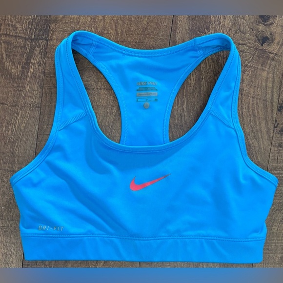 Nike pro Womens sports bra sz small - Picture 2 of 9